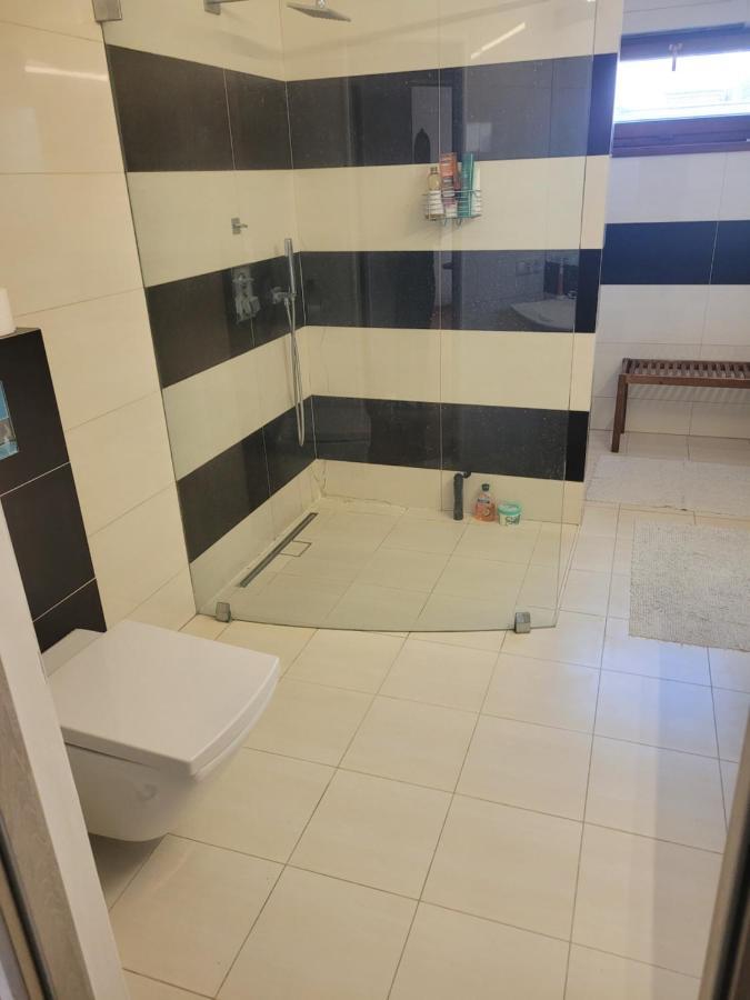 Apartamento 4 Pory Roku Łomianki Exterior foto