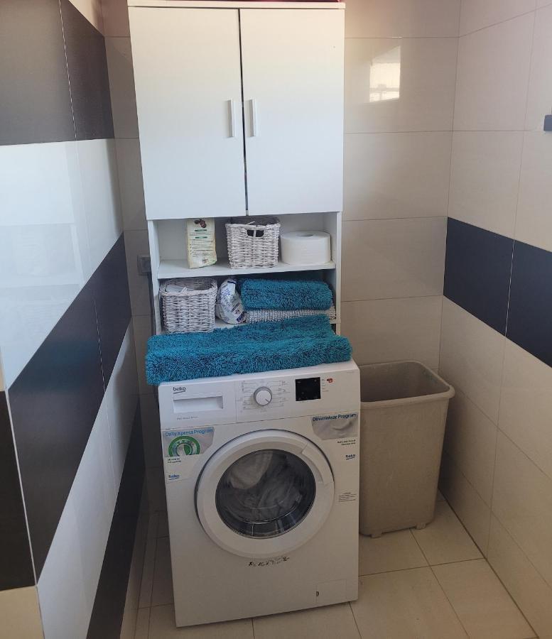Apartamento 4 Pory Roku Łomianki Exterior foto
